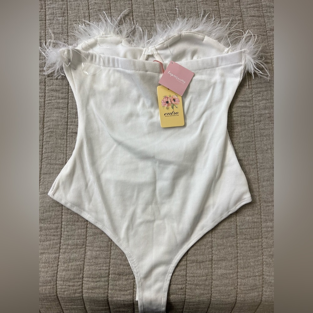 Impressions Online Boutique Party Plans Feather Bodysuit in White - Picture 3 of 6
